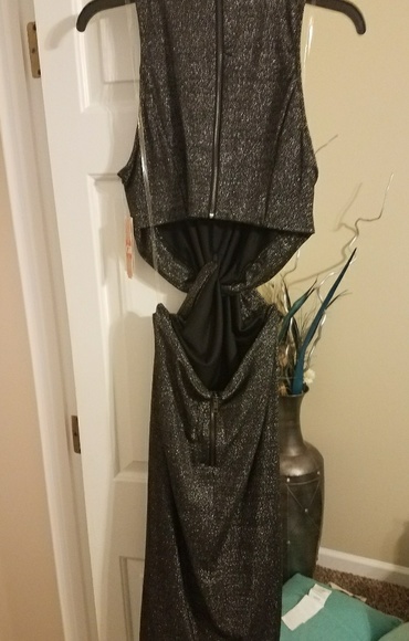 Dress - Picture 3 of 3